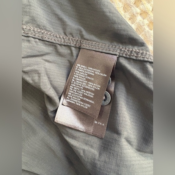 The North Face men’s nylon adjustable long sleeve button down collar grey XL - Picture 9 of 13